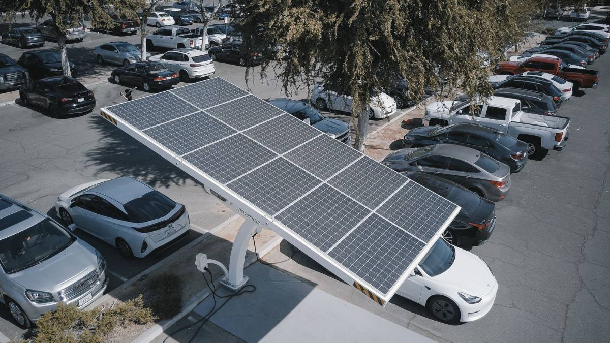 Napelem, energiatároló és elektromos autó töltő együtt — a hét legjobb energia-cikkei az EnergiaHubon